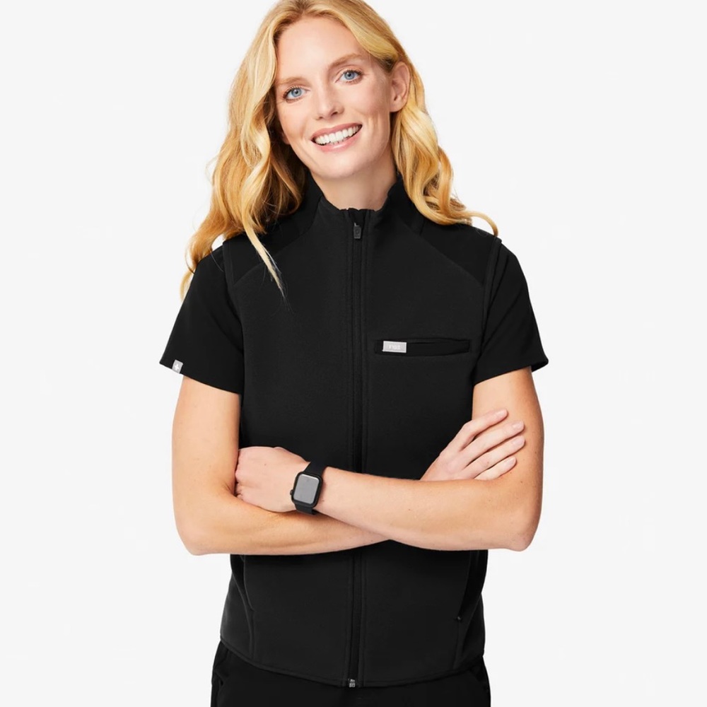 Figs On Shift Fleece Vest - Black/M